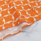 Trendiges orangefarbenes bedrucktes Damenkleid mit 3/4-Ärmeln