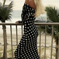 Elegantes Schulterfreies Kleid mit Punktemuster