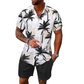 Herrenhemd mit tropischem Print und dazu passende Shorts