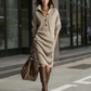 Damen geripptes Strickkleid mit Hemdkragen und Knopfleiste